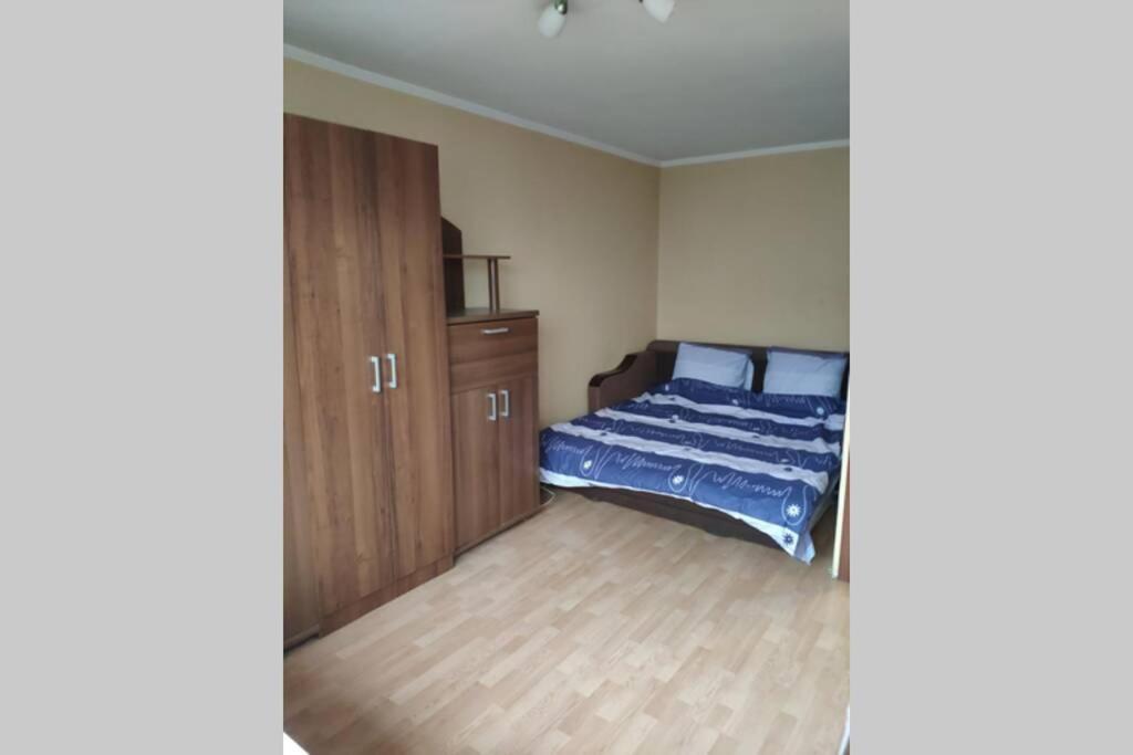 Small Apartment For 2 Κίεβο Εξωτερικό φωτογραφία